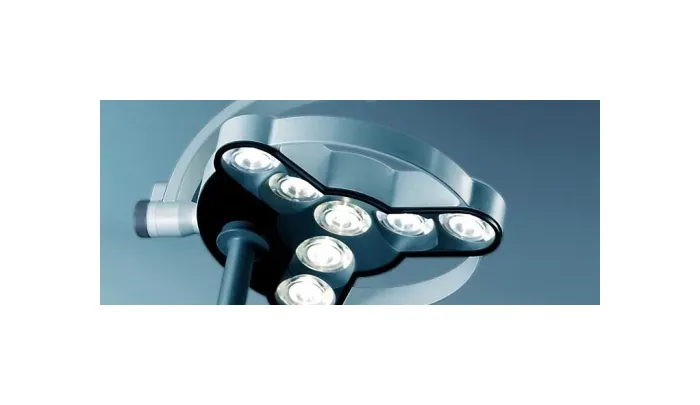 Waldmann Lighting - From: D15170501 To: D15170531 - Procedure Light Triango Led Dual Head